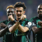 Ünlü oyuncu tecavüzden ömür uzunluğu mahpusa mahkum olmuştu… Karısı boşanmakla yetinmedi: Kızım onun soyadıyla büyümesin!