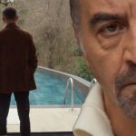 Yarı yaşında sevgililerle gezip tozsa ne çare! Boş yere heveslenme… 100 yaşına da gelse seninle evlenmez!