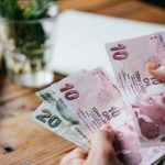 Akne, ‘nasılsa geçer’ deyip ihmal ediliyor! Geciken tedavi yüzde kalıcı izler bırakıyor