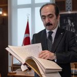 Ünlü müzisyen 30 yaş genç karısıyla milyonlarının keyfini çıkarıyor: Oğlu borç içinde boğuluyor: Çalışıp hayatını kendin kazan!