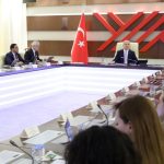 Cildi ay gibi parlatıyor! 10 dakikada ev yapımı maske