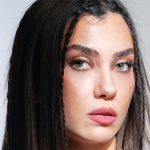 Bana kaç bornozlu adam kapıyı açtı, sayamadım… Tacize uğradığımın farkında bile değildim… Bunları iltifat sanıyordum