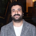 Ünlü müzikçiyi 52 yaşında dede yapmıştı: Bebeğinin küçülen tulumlarına bakınca his seline kapıldı: Bırakın ağlayayım, anneyim ben