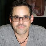 Komuta Geri Döndü: Militer Ceket Meselesi