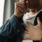 “Sadece incinme” deyip geçmeyin! Dizinizin geleceğini karartan sinsi tehlike!