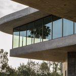 Dyson’dan Yazın Işıltısını Taşıyan Yeni Renk: Ceramic Apricot & Topaz