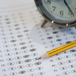 Ekranın süratli güzeli hayranlarını üzdü… Vakit ona da acımadı… Yürüteç yardımıyla yürüyor